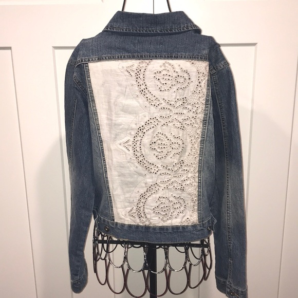 Vintage Eyelet Design Back Jean Jacket - Picture 2 of 4